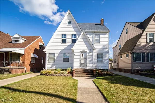 18111 Neff RD, Cleveland, OH 44119