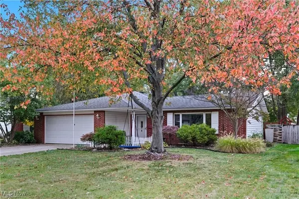 6281 Christman DR, North Olmsted, OH 44070
