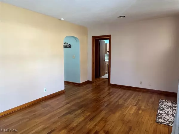 Ashtabula, OH 44004,2216 E 44th ST