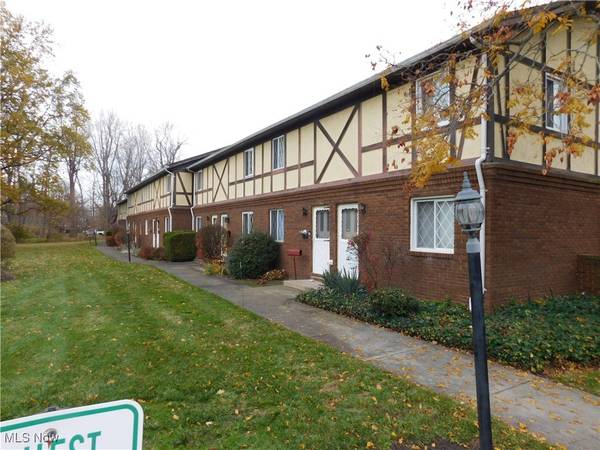 Mentor, OH 44060,8180 Deepwood BLVD #9