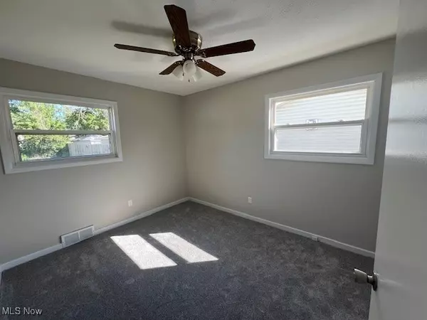 Brook Park, OH 44142,6409 Scott DR