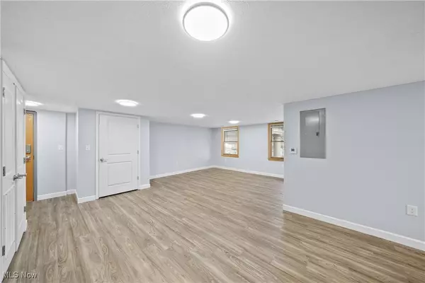 Akron, OH 44313,1765 Merriman RD #103