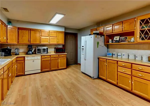 Cairo, WV 26337,9045 Glendale RD