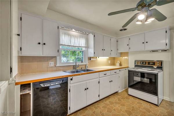 Cuyahoga Falls, OH 44221,3119 Meier PL