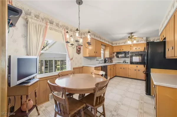 Austintown, OH 44515,209 S Beverly AVE