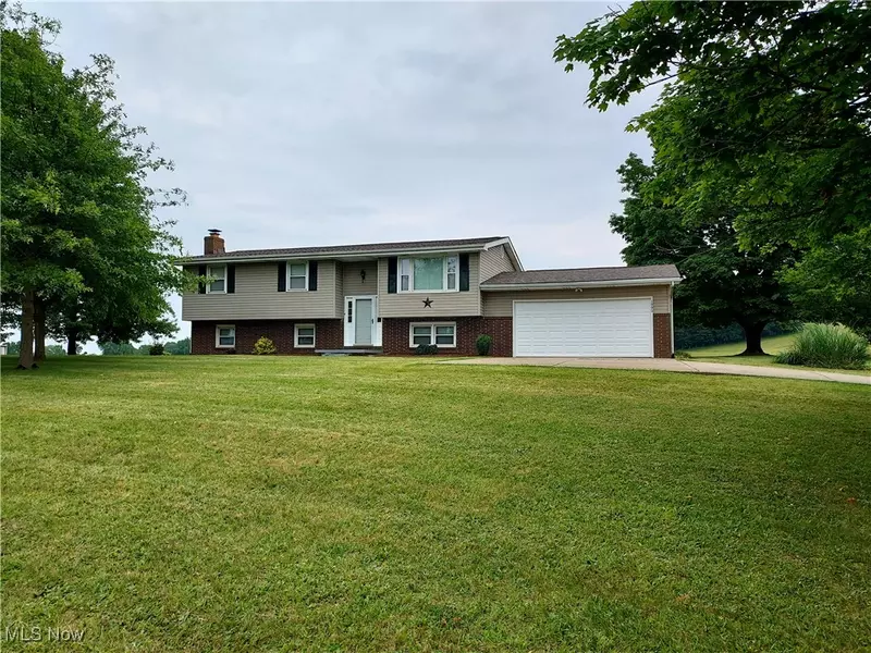 1990 Belfort AVE NE, Louisville, OH 44641