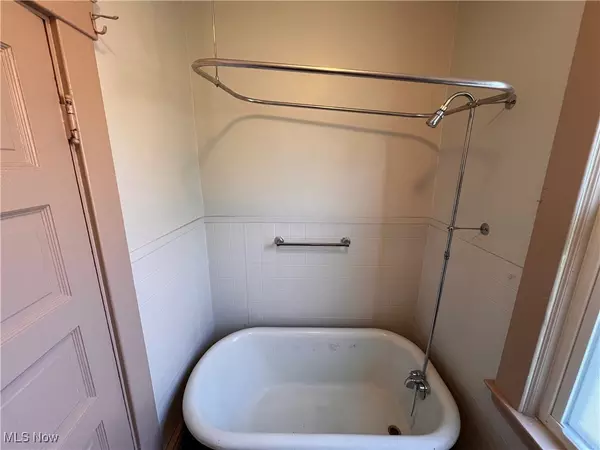 Cleveland, OH 44103,6605 Bonna AVE