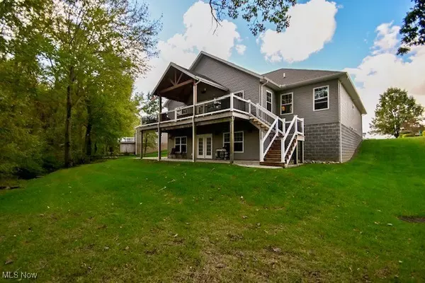 Canal Fulton, OH 44614,6182 Michael Barkey AVE NW