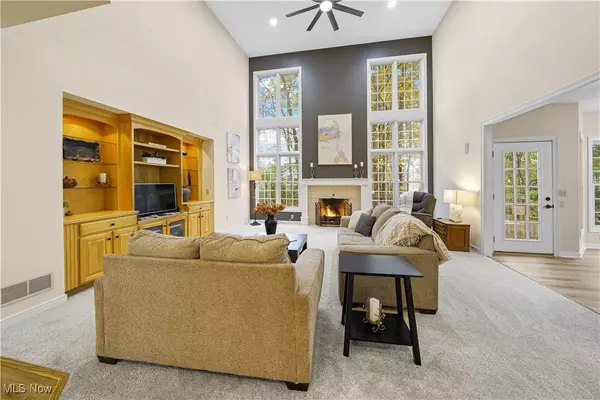 Aurora, OH 44202,915 Cimarron OVAL