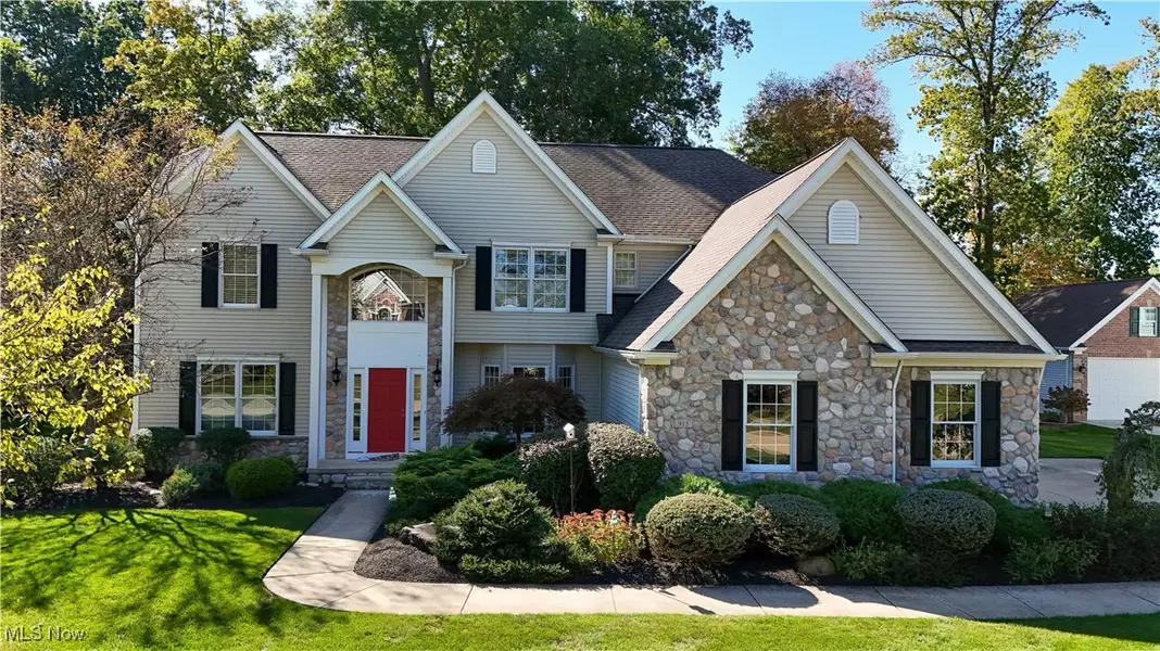 915 Cimarron OVAL, Aurora, OH 44202