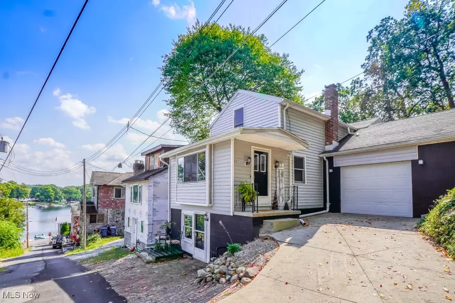 222 Olden AVE, Akron, OH 44319