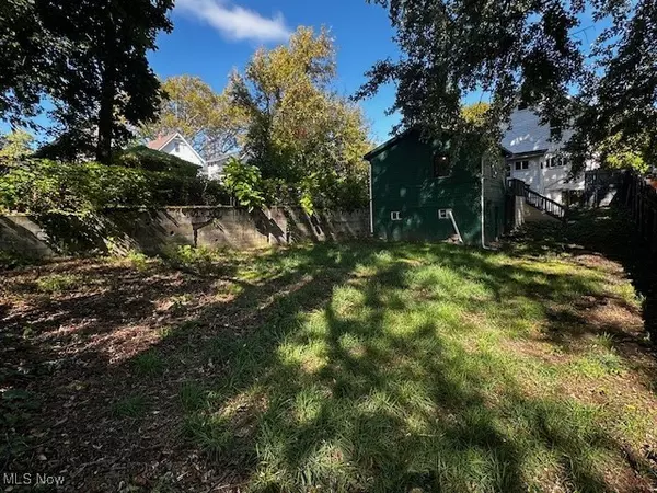 Akron, OH 44310,230 Helen AVE