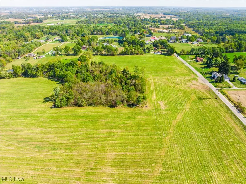 Navarre, OH 44662,11756 Elton ST SW