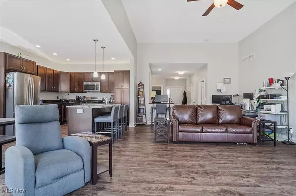 Canal Fulton, OH 44614,341 Alexis LN