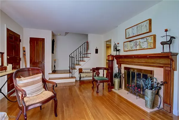 Cleveland Heights, OH 44106,2763 Derbyshire RD