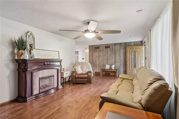 Akron, OH 44319,1964 Woodley BLVD