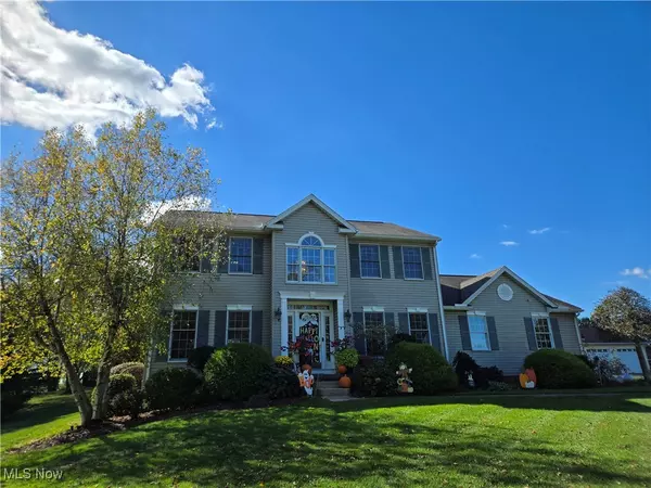 810 Olde Orchard DR NE, Bolivar, OH 44612