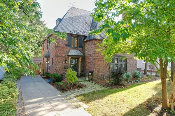 3077 Huntington RD, Shaker Heights, OH 44120
