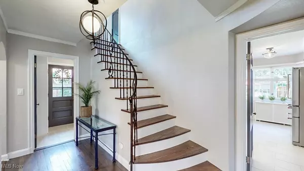 Shaker Heights, OH 44120,3077 Huntington RD