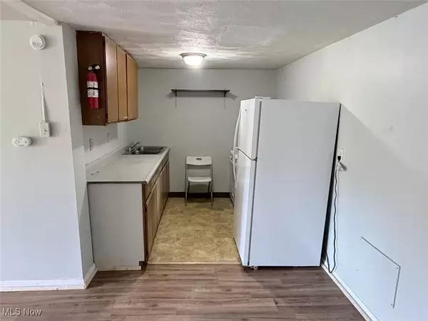 Akron, OH 44312,1842 Grace RD