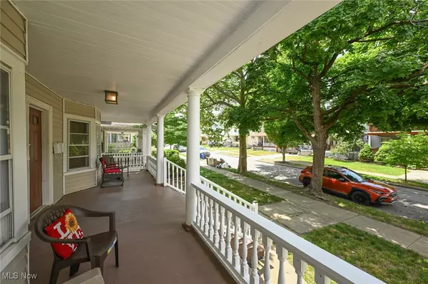 Lakewood, OH 44107,1323 Beach AVE