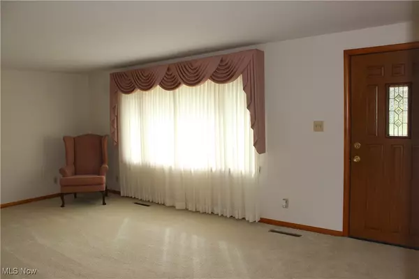 Canton, OH 44721,2231 Lovers LN NE