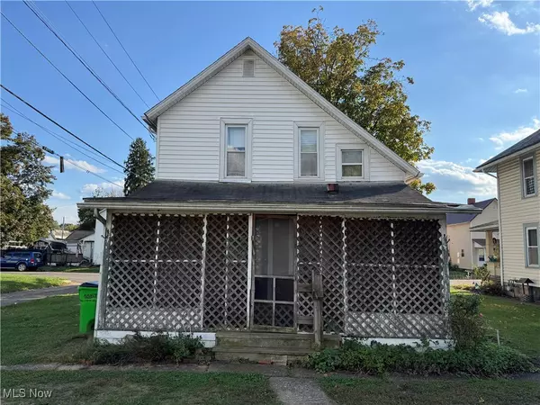 Coshocton, OH 43812,922 Pine ST
