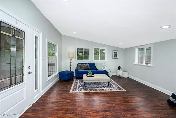 Akron, OH 44312,905 1/2 Shadybrook DR