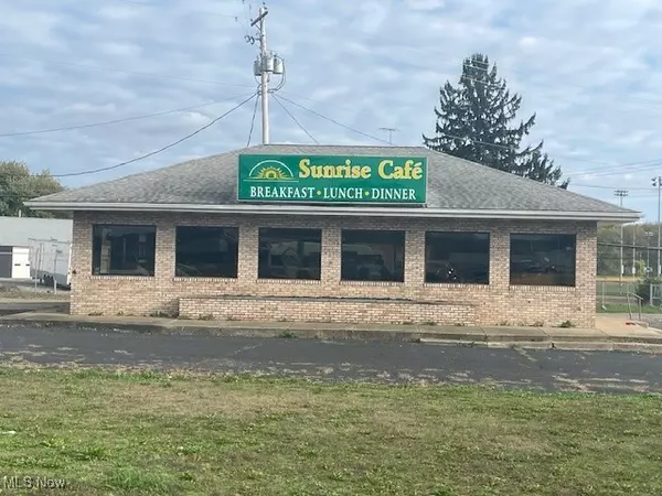 3020 Harrisburg RD NE, Canton, OH 44705