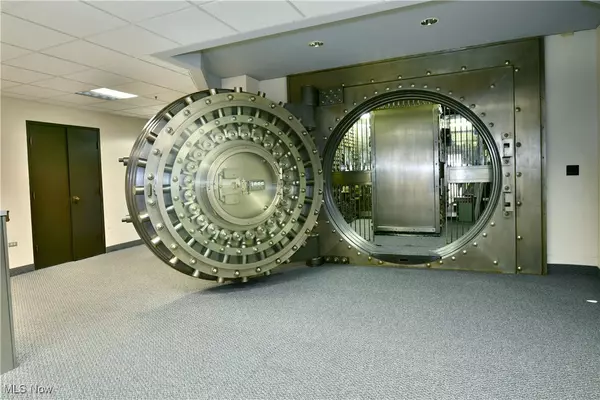 Warren, OH 44481,108 Main AVE SW