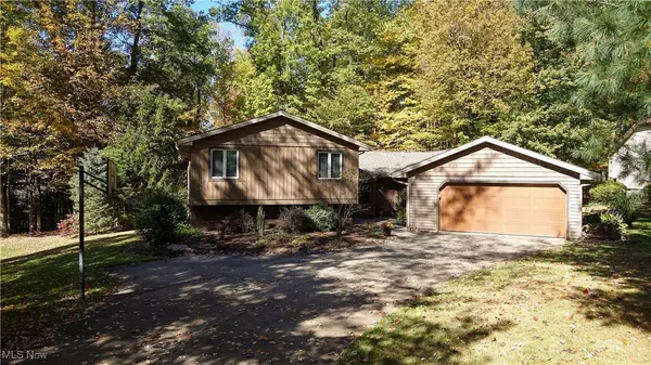 Chagrin Falls, OH 44023,8266 Pebble Creek CT
