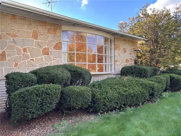 Middleburg Heights, OH 44130,15983 Galemore DR