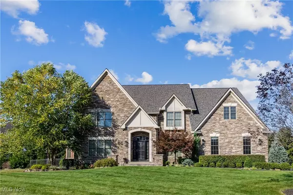 3184 Oakmont CIR, Westlake, OH 44145