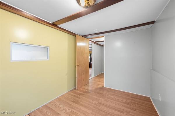 Chardon, OH 44024,11063 Leader RD