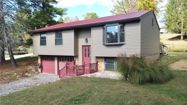 46871 E Almar LN, St Clairsville, OH 43950