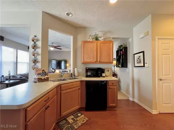 Akron, OH 44321,991 Croghan WAY