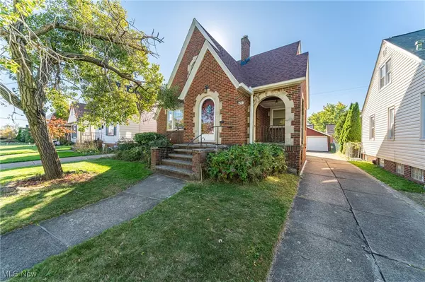 6711 Forest AVE,  Parma,  OH 44129