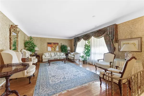 University Heights, OH 44118,4396 University Pkwy