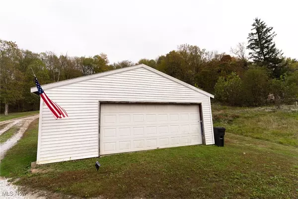 Coshocton, OH 43812,20178 County Road 6