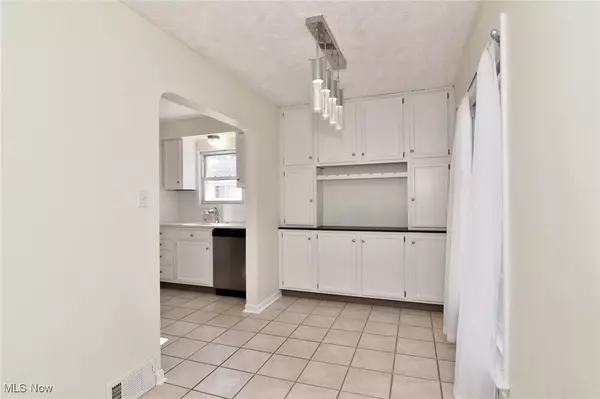 Mayfield Heights, OH 44124,1575 Lander RD