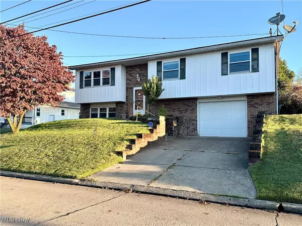 901 41st ST, Vienna, WV 26105