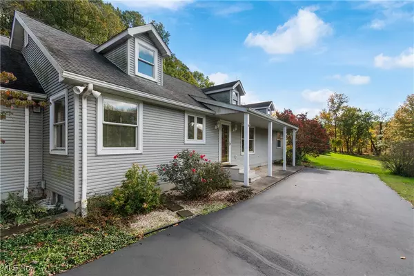 Beach City, OH 44608,9732 Erie AVE SW