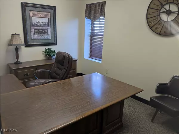 100 S Wooster AVE, Strasburg, OH 44680