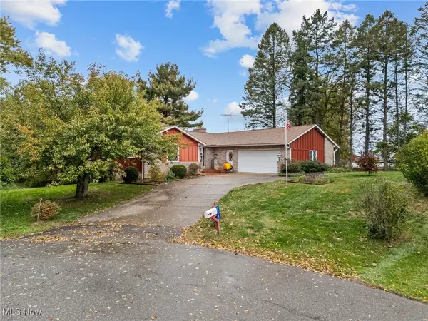 Canton, OH 44718,5375 Hillview CIR NW