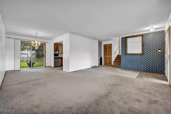 Maple Heights, OH 44137,15809 Dunbury DR