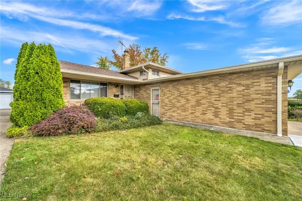 Maple Heights, OH 44137,15809 Dunbury DR