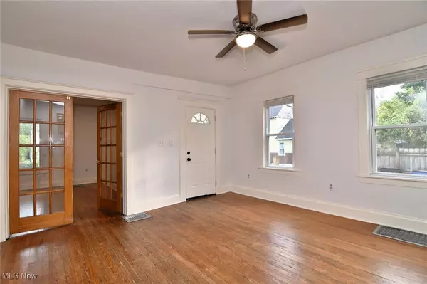 Cleveland, OH 44109,3017 Trowbridge AVE