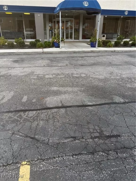 12520 Edgewater DR #1203, Lakewood, OH 44107