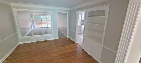 Shaker Heights, OH 44122,17718 Lomond BLVD