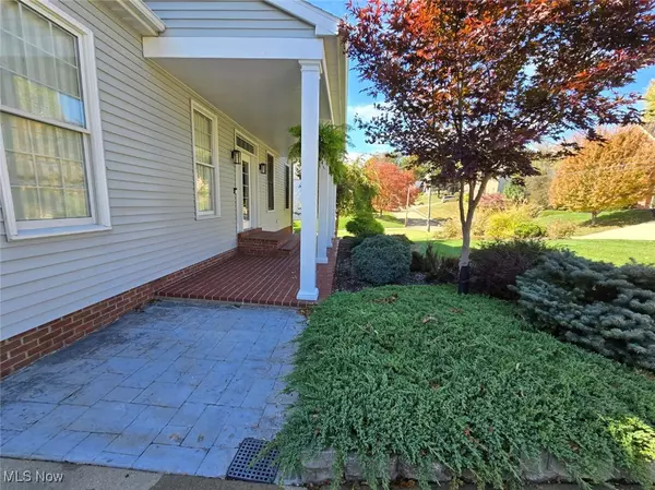 Vienna, WV 26105,8 Merrywood LN